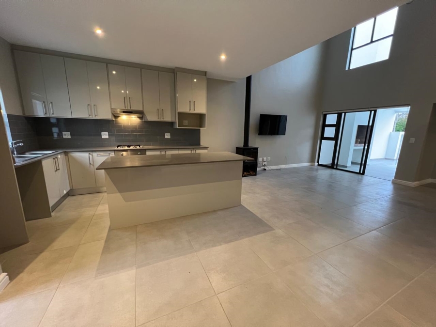 4 Bedroom Property for Sale in Croydon Gardens Estate Western Cape